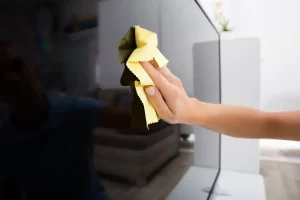 نحوه تمیز کردن صفحه تلویزیون